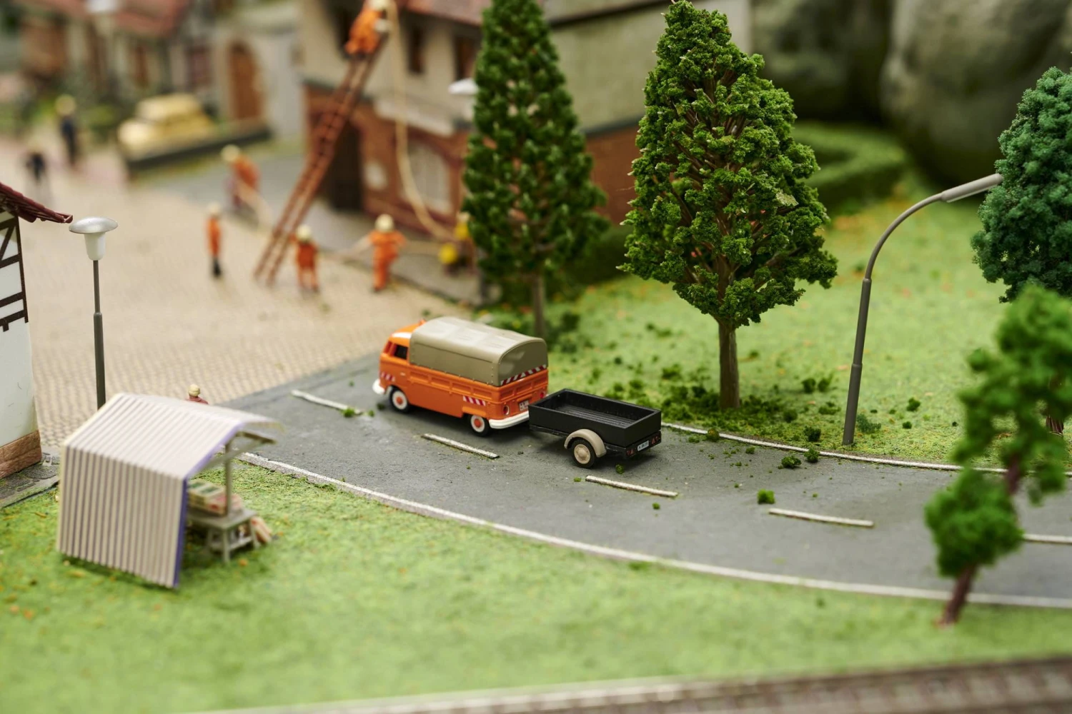 Carson RC Eisenbahn 1:87 Pritschenanhänger Mit Anhängerkupplung – Bild 4