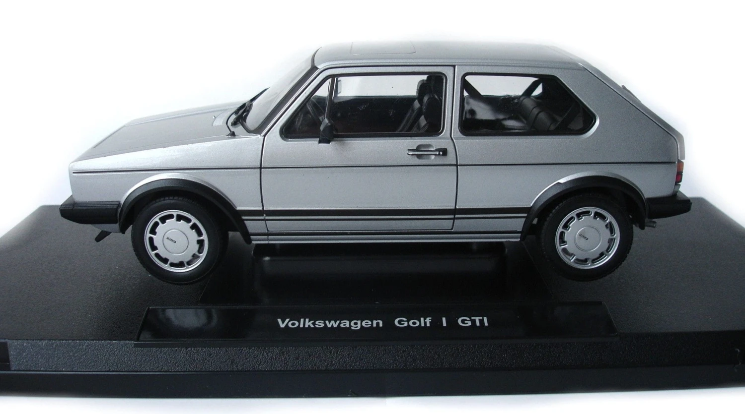 Welly Modellauto 1:18 VW Golf 1 GTI Silber – Bild 2